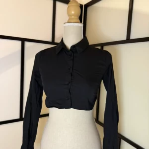 Tally Weijl Cropped Shirt – Size XS – Worn Condition