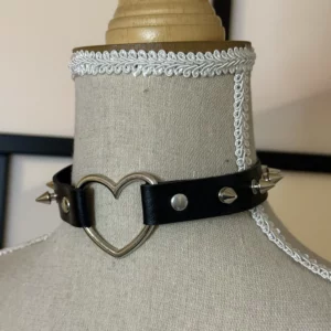 Heart & Stud Choker – Black – Adjustable – Worn Condition