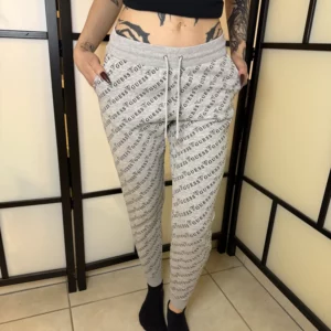 GUESS Logo Joggers – XS – Worn