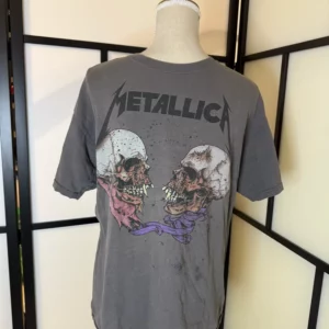 Metallica Graphic T-Shirt – Grey – Size M – Worn