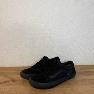 Vans Old Skool – Black – Size 42 – Worn