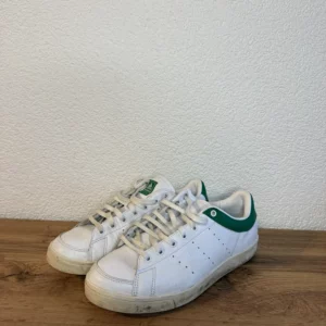 Adidas Sneaker – White/Green – Size 42 – Worn